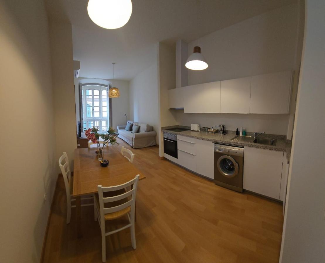 Nino De Guevara's Andalusian Charm: The Essence Of City Center Apartment *